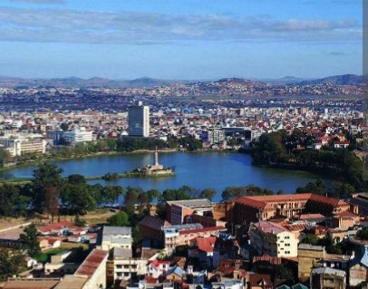 To Antananarivo (1hr 45mn flight)